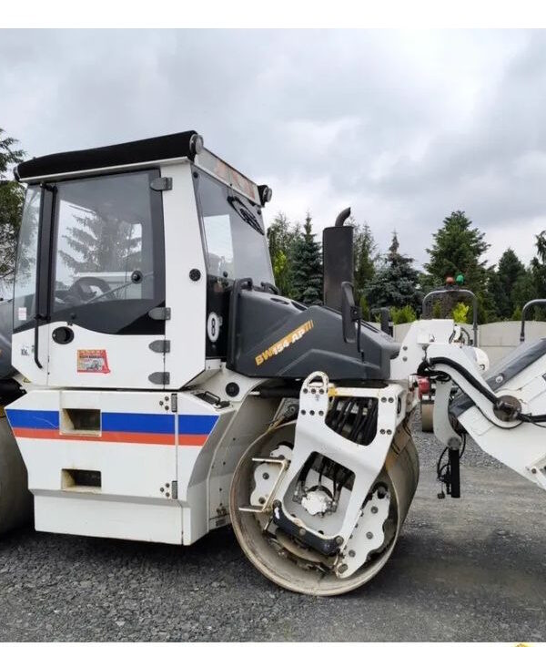 Compacteur Bomag Walec drogowy + Siewnik 154 AP
