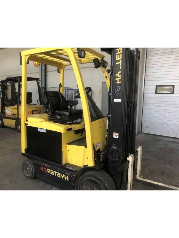 Chariot élévateur 2T5 électrique Hyster levée 5m10