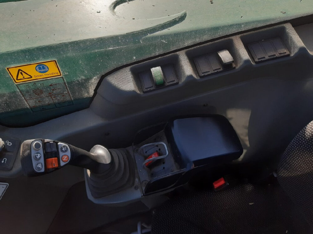 Chargeuse T4 SERIE2 Kramer KT559 – Image 11