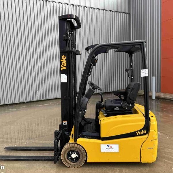 Chariot élévateur 1T6 électrique levée 3m21 Yale