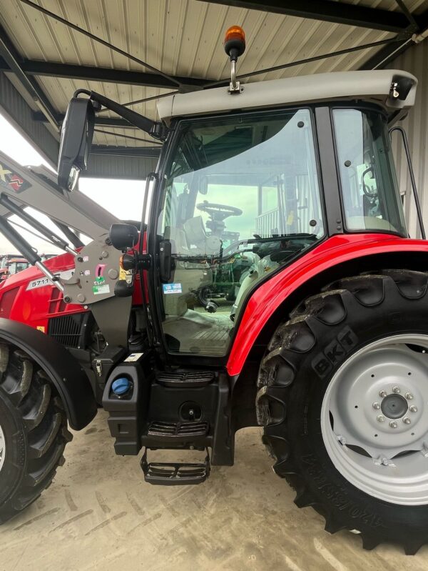 Tracteur 5711s Ferguson Massey