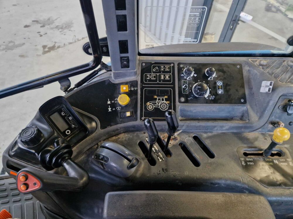 Tracteur Tm115 New Holland – Image 11