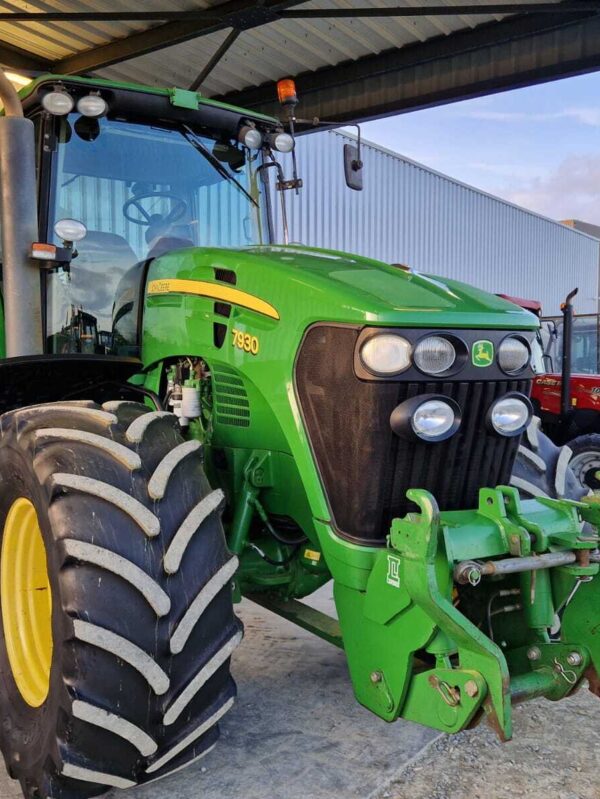 Tracteur Autoquad John deere 7930